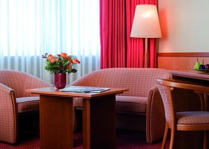 Western International Hotel 3*