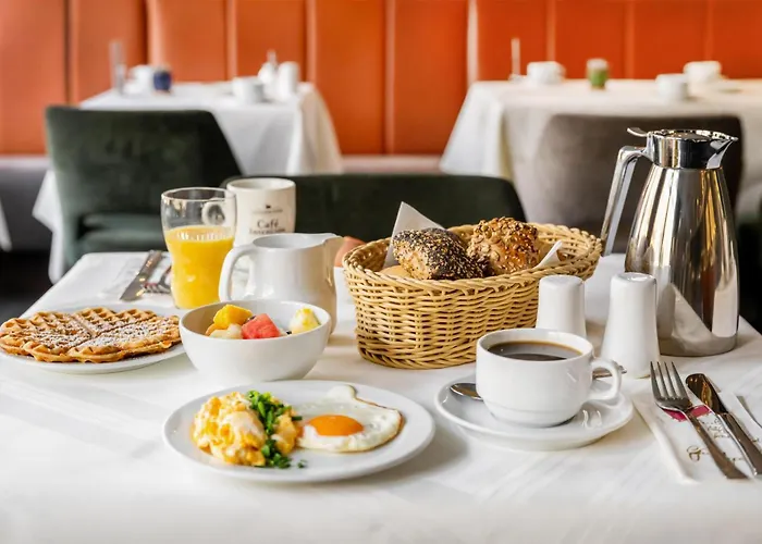 Western International Hotel 3*