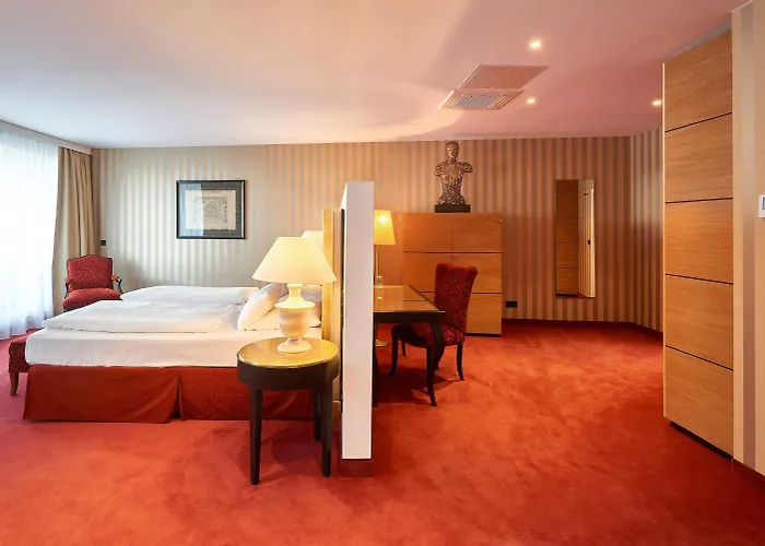 Western International Hotel