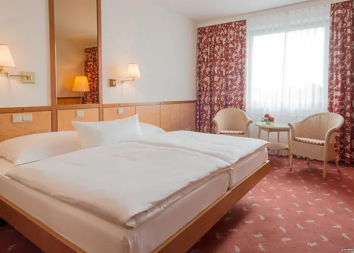 Western International Hotel