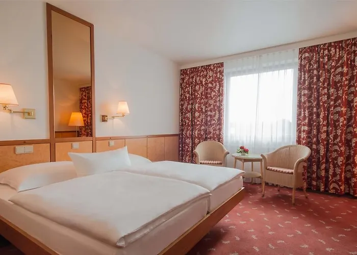 Western International Hotel
